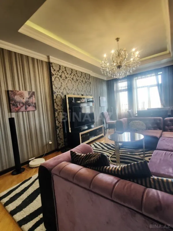 Satılır 3 otaqlı mənzil 140 m²
