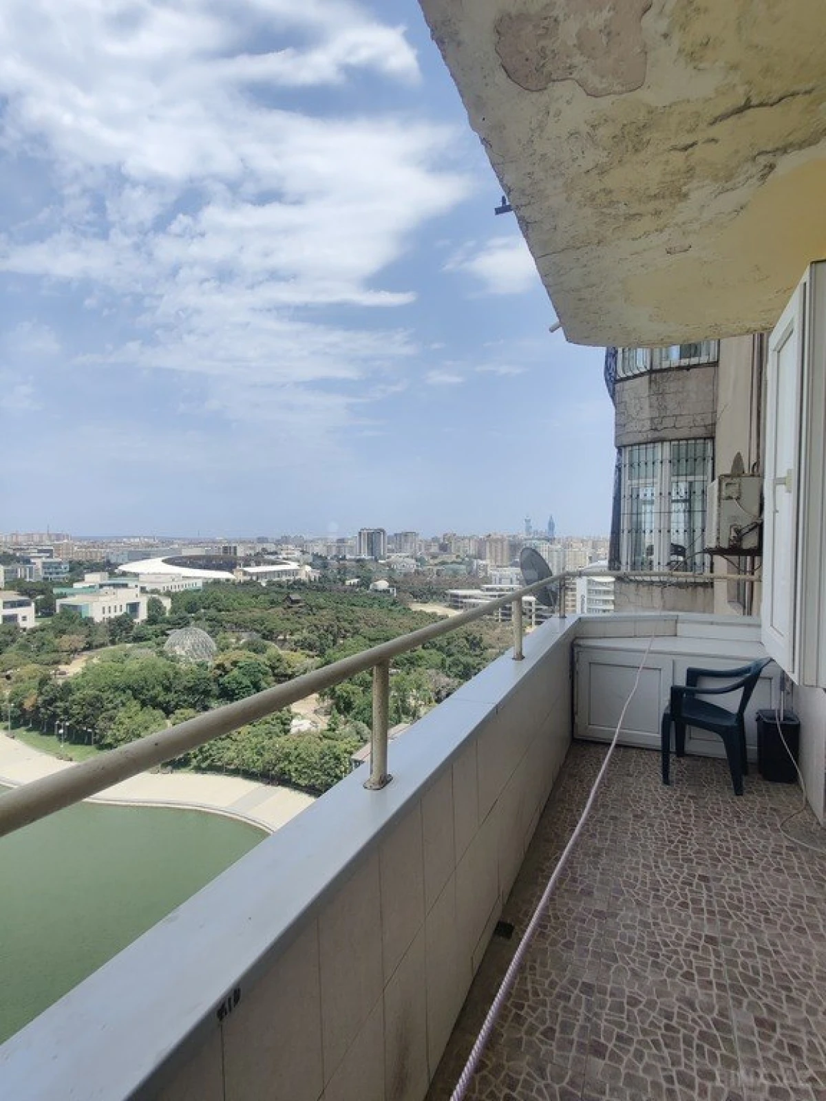 Satılır 3 otaqlı mənzil 140 m²