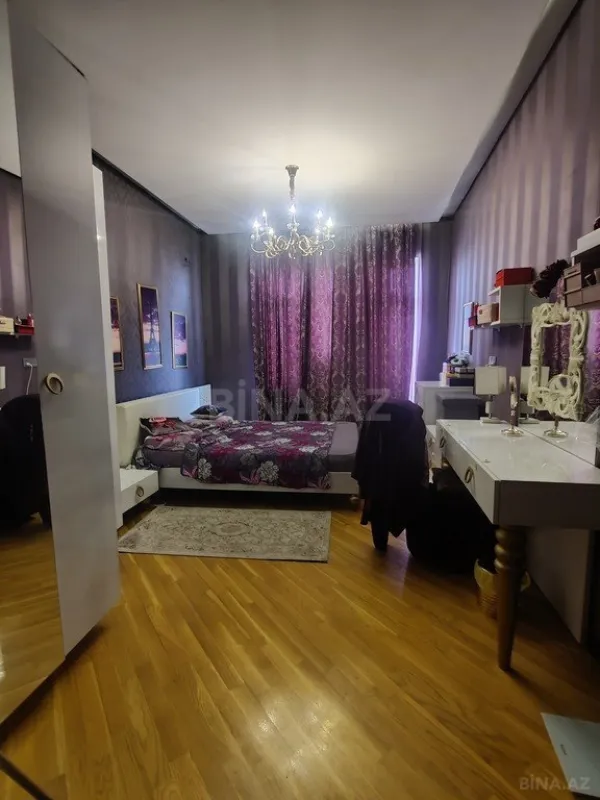 Satılır 3 otaqlı mənzil 140 m²