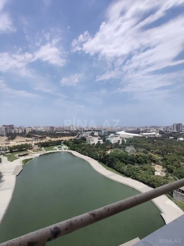 Satılır 3 otaqlı mənzil 140 m²