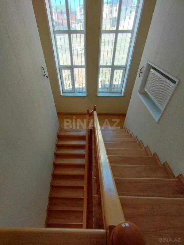 Satılır 6 otaqlı həyət evi 250 m²