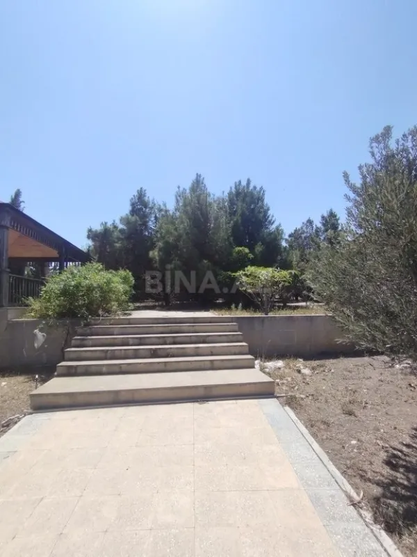 Satılır 6 otaqlı həyət evi 250 m²