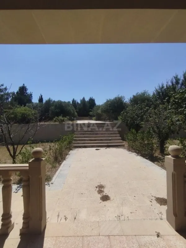 Satılır 6 otaqlı həyət evi 250 m²