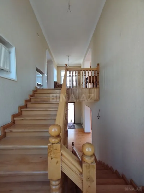 Satılır 6 otaqlı həyət evi 250 m²