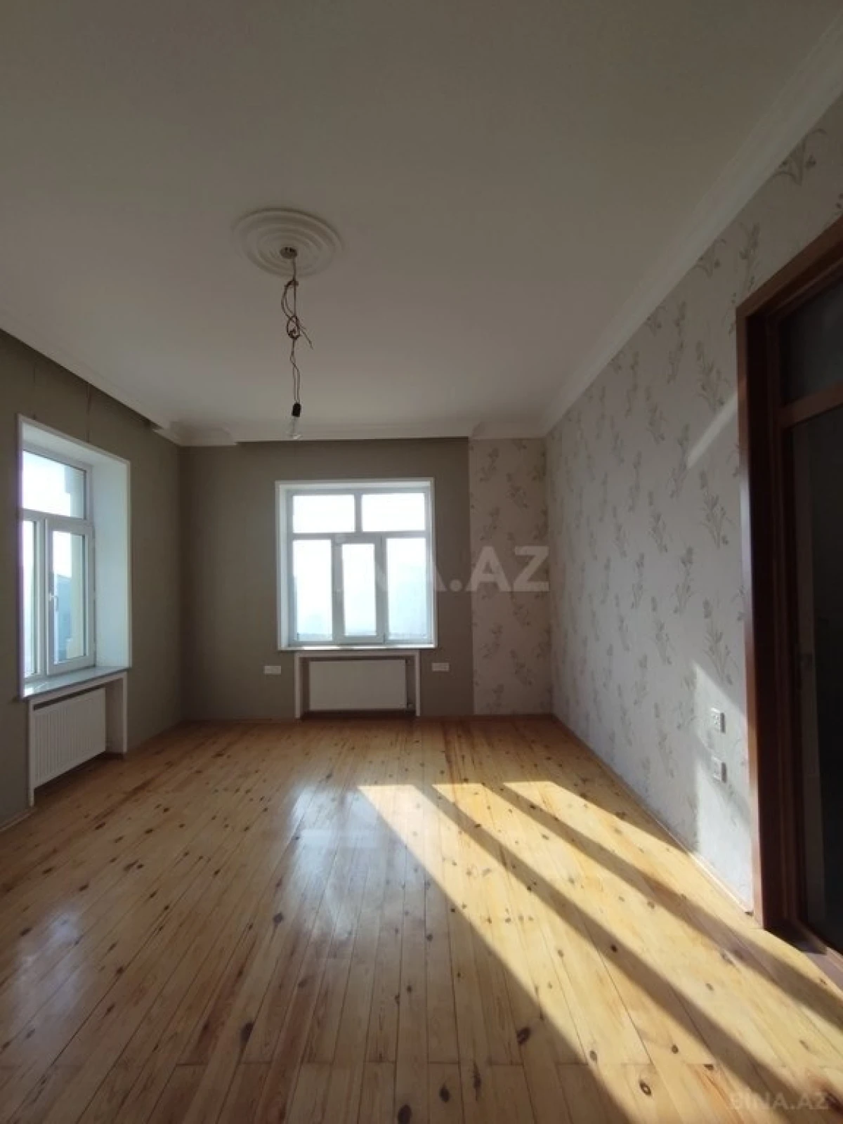 Satılır 6 otaqlı həyət evi 250 m²