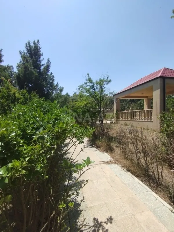 Satılır 6 otaqlı həyət evi 250 m²