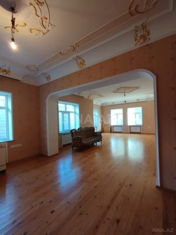 Satılır 6 otaqlı həyət evi 250 m²