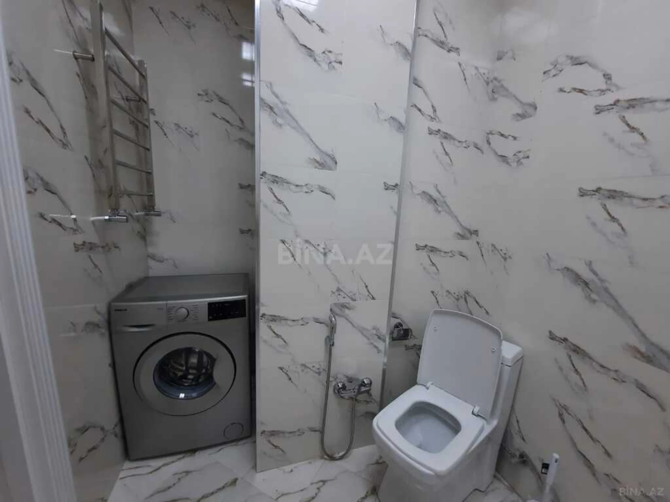 Kirayə verilir 2 otaqlı mənzil 65 m²