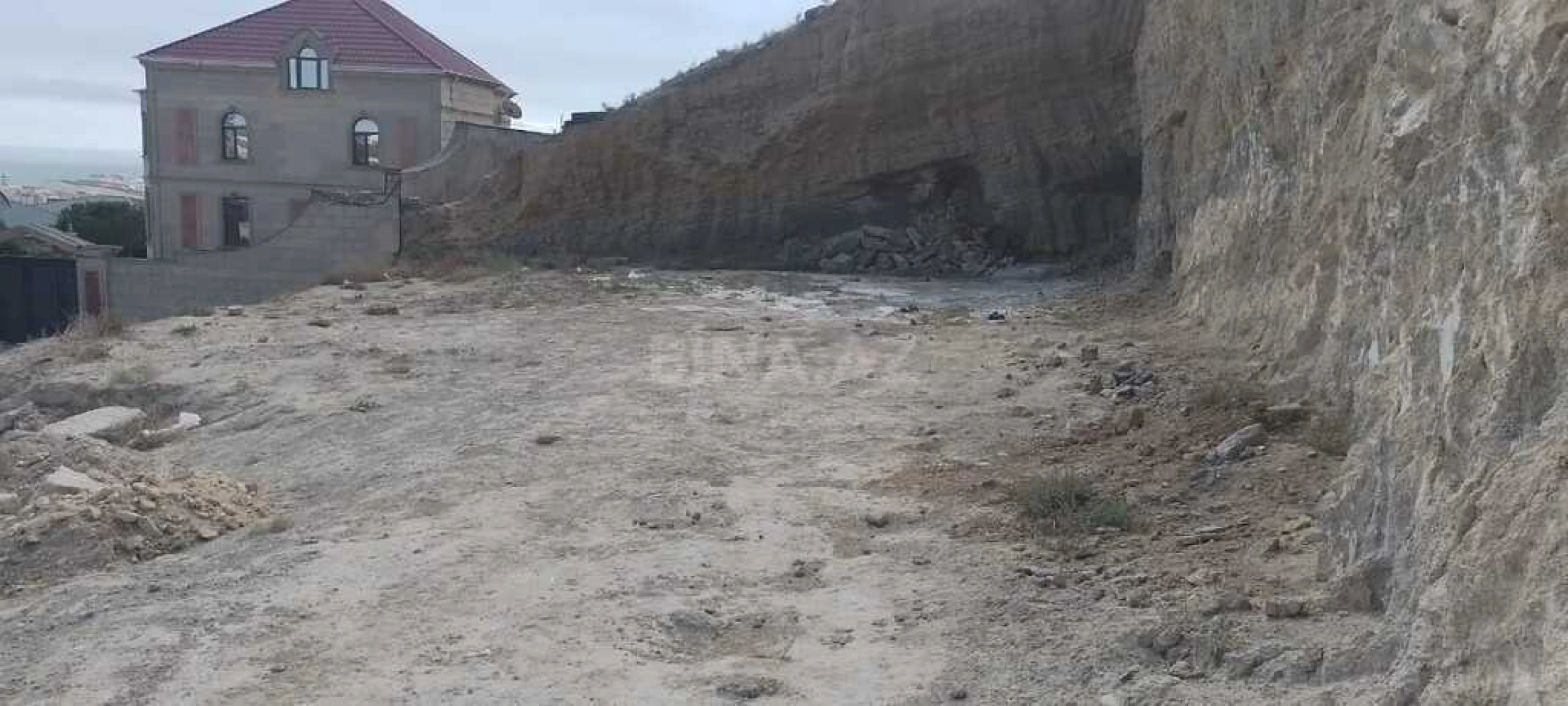 Satılır torpaq sahəsi 2000 m²