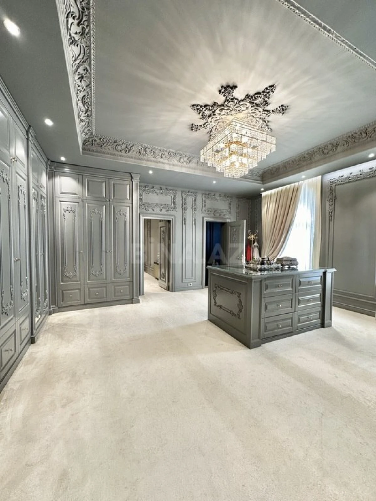 Satılır 7 otaqlı həyət evi 980 m²