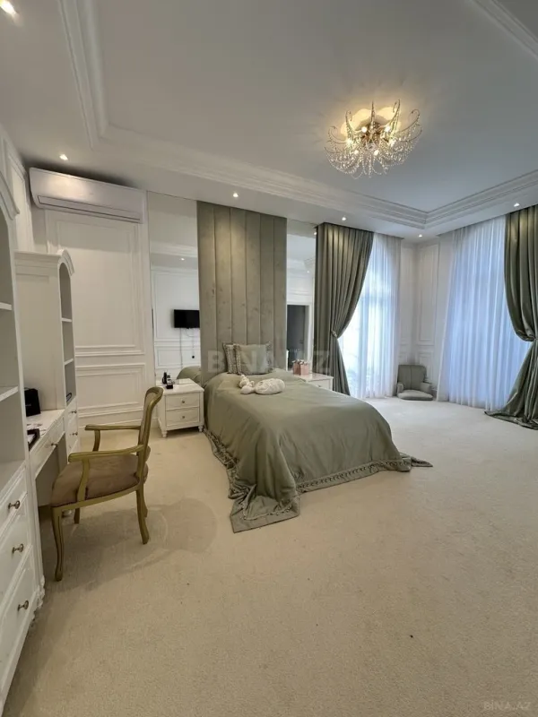 Satılır 7 otaqlı həyət evi 980 m²