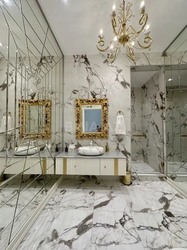 Satılır 7 otaqlı həyət evi 980 m²