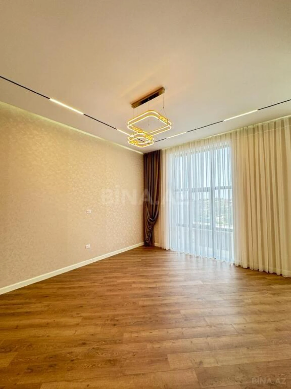 Satılır 6 otaqlı həyət evi 450 m²