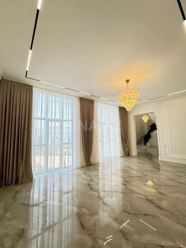 Satılır 6 otaqlı həyət evi 450 m²