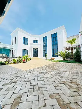 Satılır 6 otaqlı həyət evi 450 m²