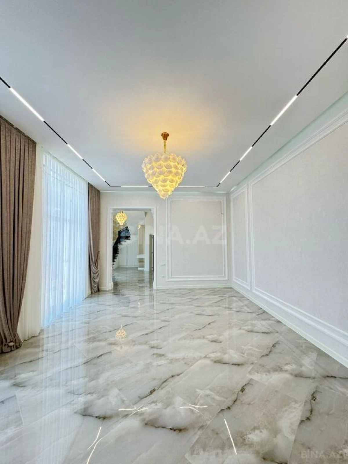 Satılır 6 otaqlı həyət evi 450 m²
