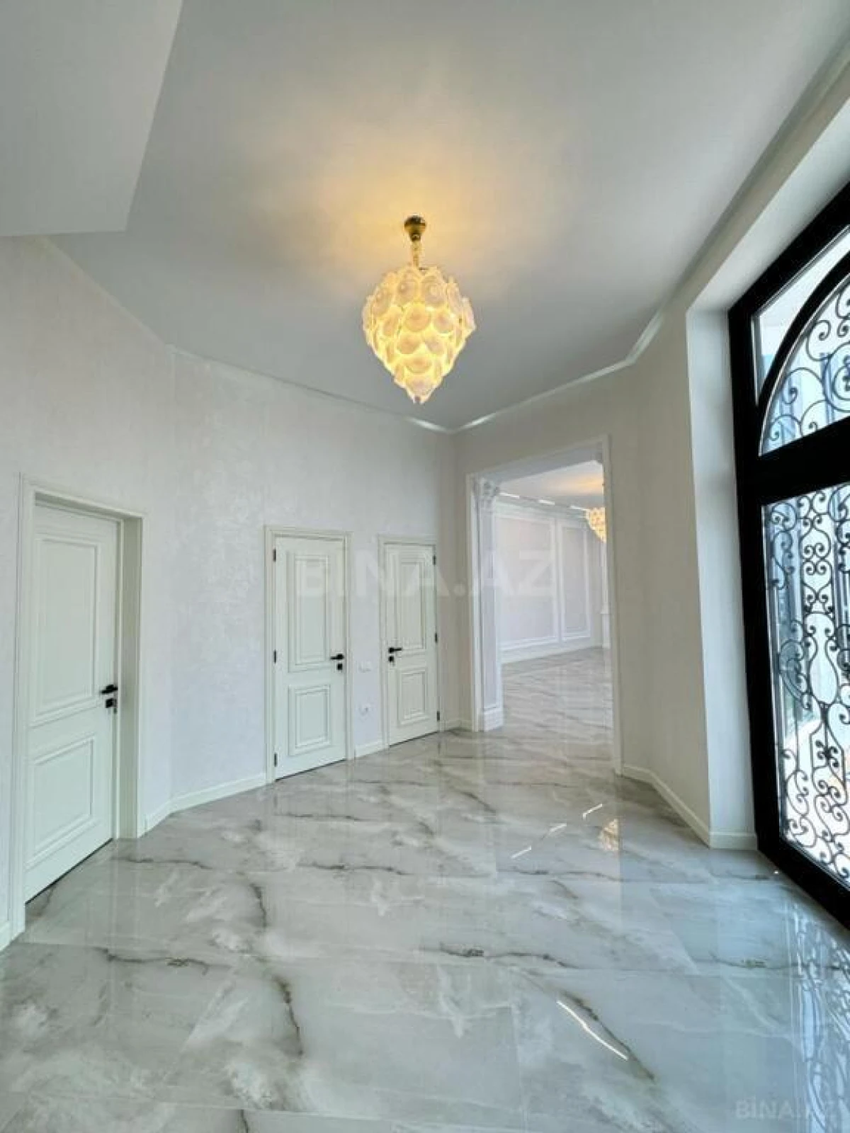 Satılır 6 otaqlı həyət evi 450 m²