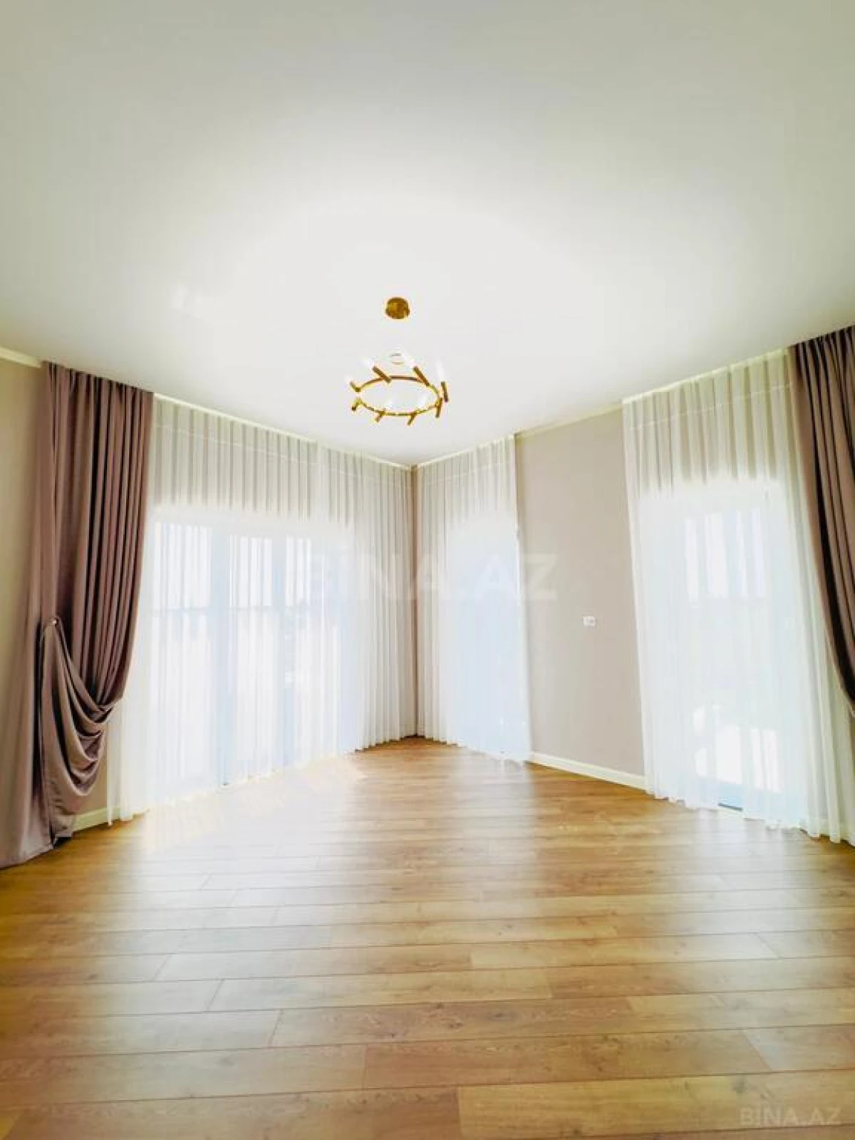 Satılır 6 otaqlı həyət evi 450 m²