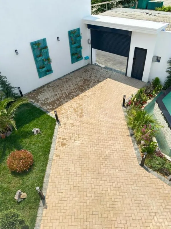 Satılır 6 otaqlı həyət evi 450 m²