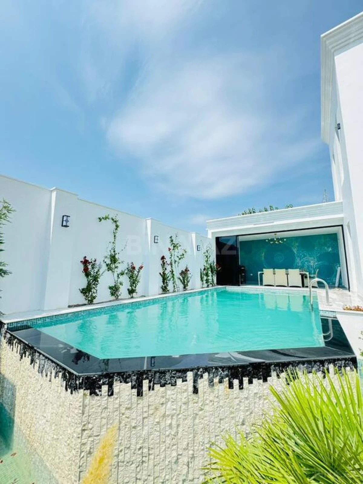 Satılır 6 otaqlı həyət evi 450 m²