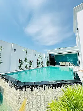 Satılır 6 otaqlı həyət evi 450 m²