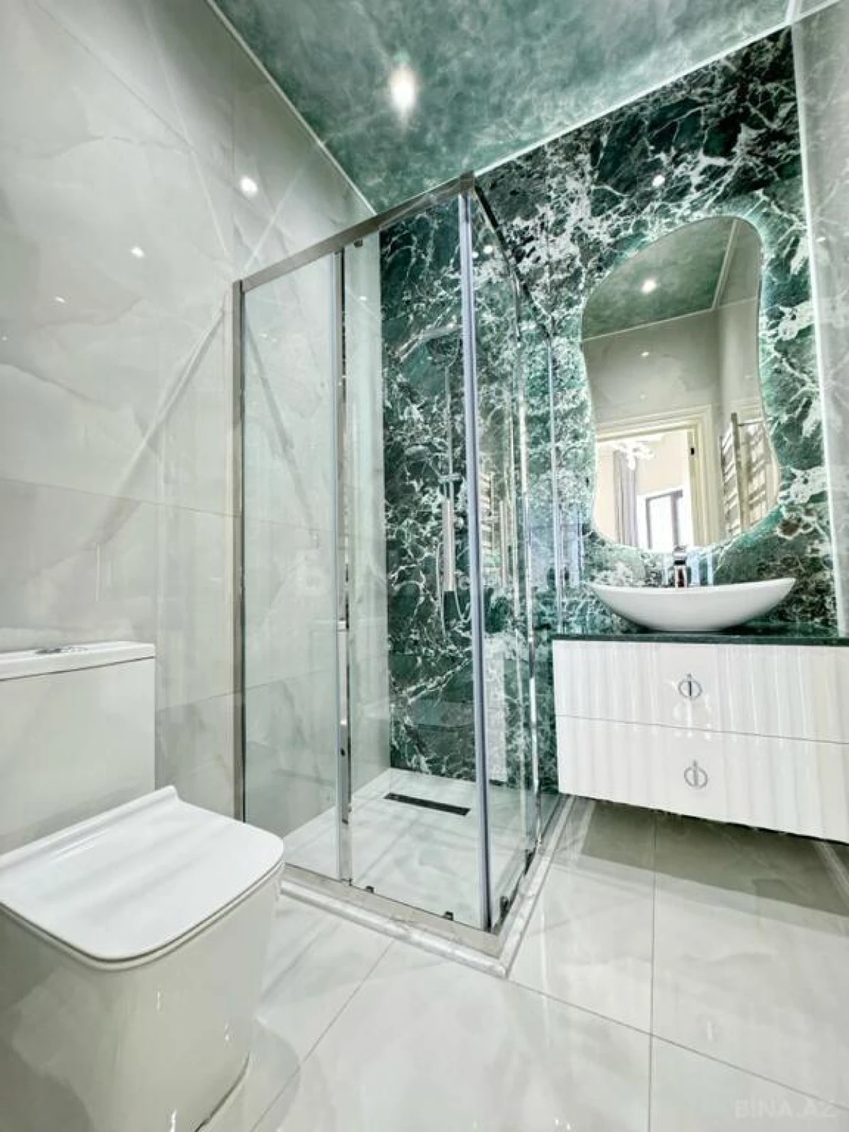 Satılır 6 otaqlı həyət evi 450 m²