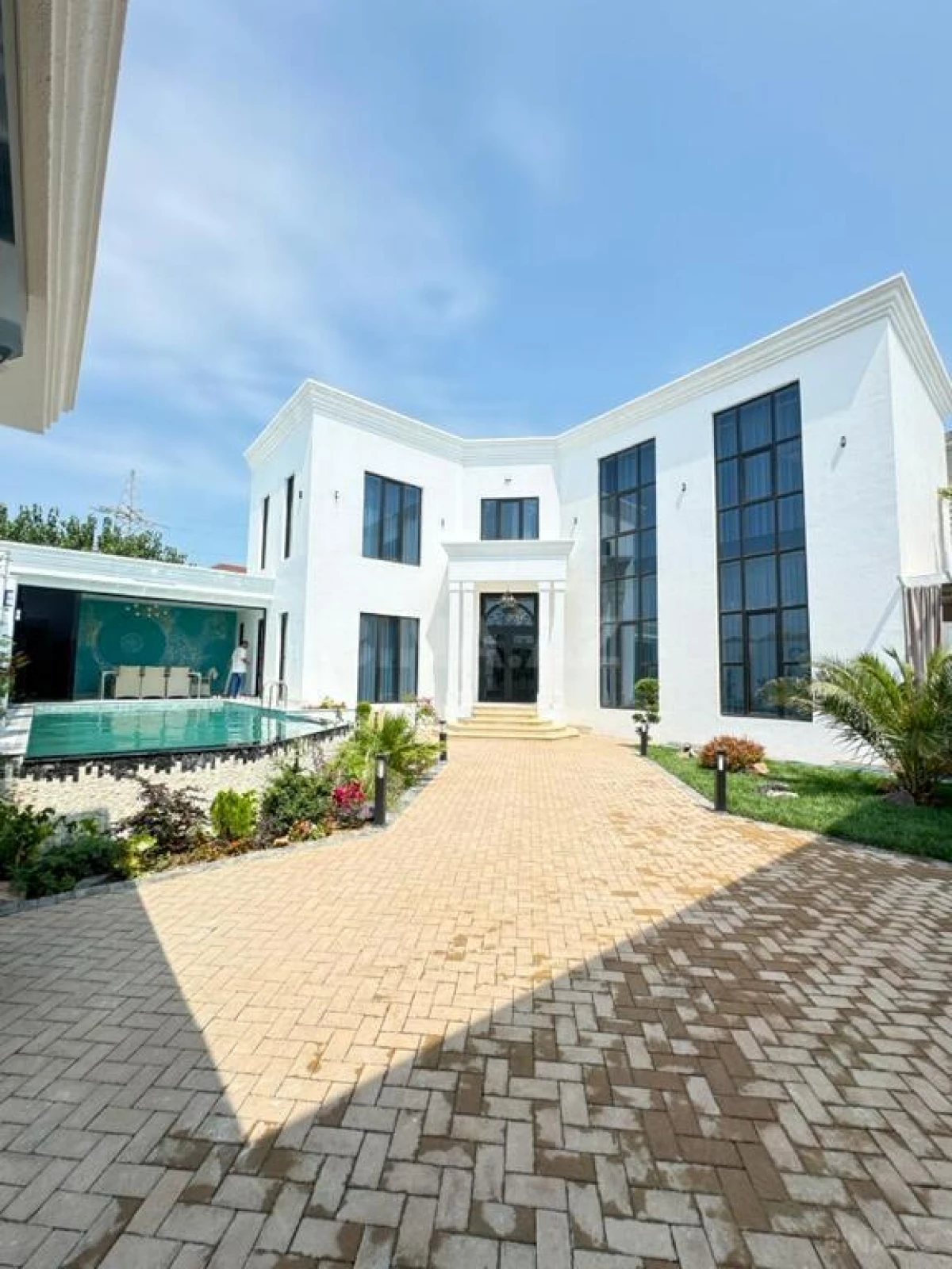 Satılır 6 otaqlı həyət evi 450 m²