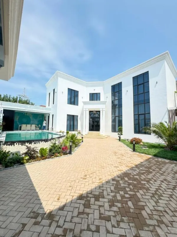 Satılır 6 otaqlı həyət evi 450 m²