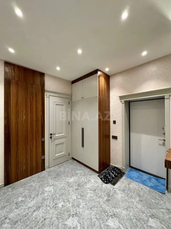 Satılır 2 otaqlı mənzil 67 m²