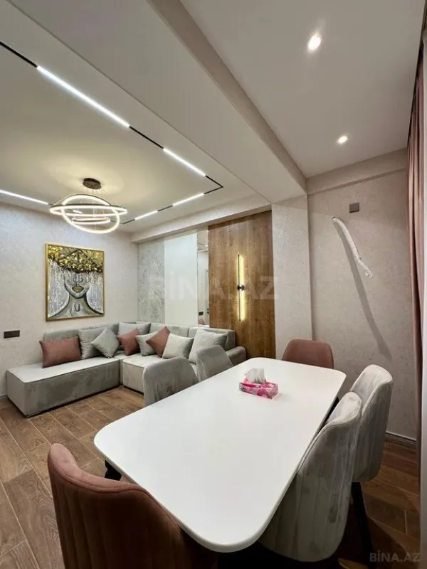 Satılır 2 otaqlı mənzil 67 m²