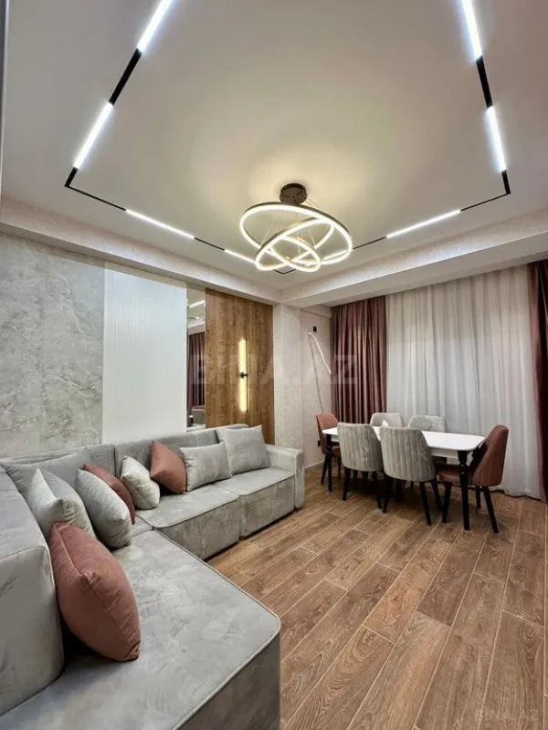 Satılır 2 otaqlı mənzil 67 m²