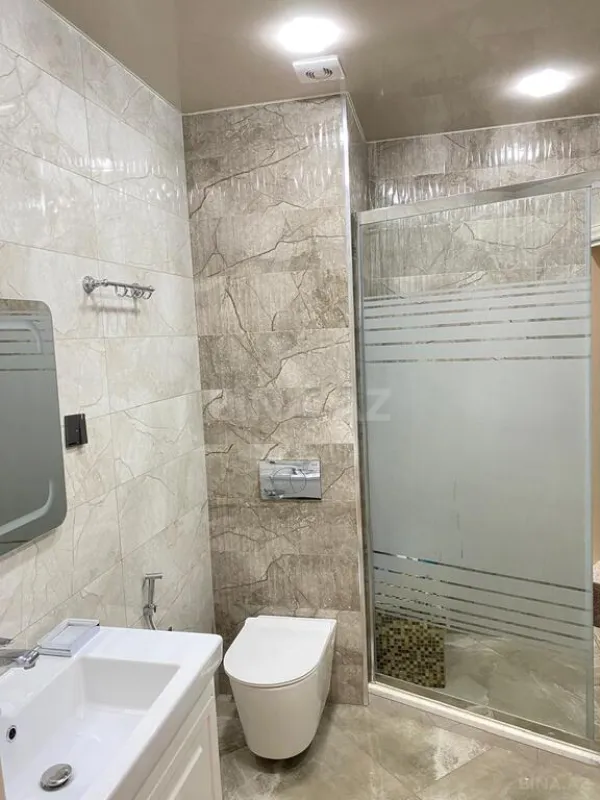 Satılır 4 otaqlı mənzil 183 m²