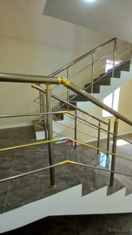 Satılır 3 otaqlı həyət evi 140 m²