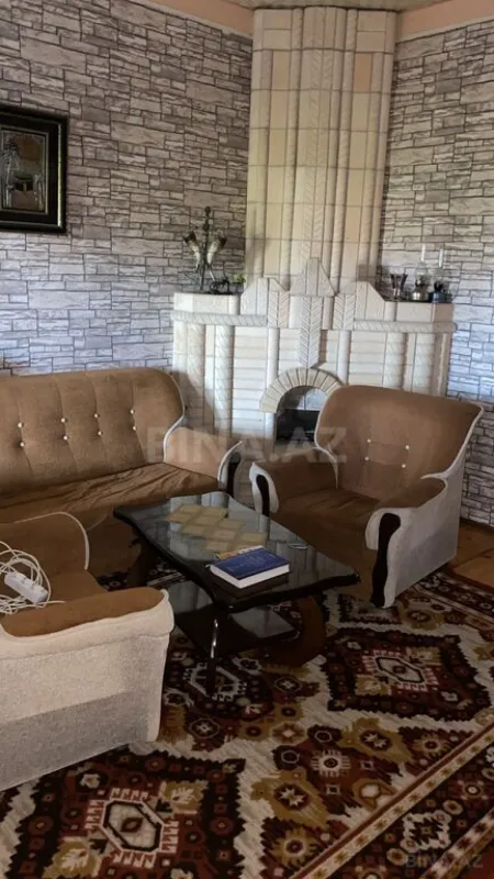 Satılır 5 otaqlı həyət evi 240 m²