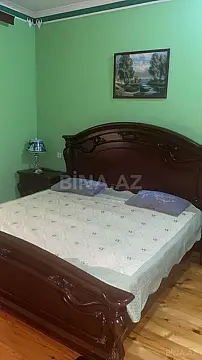 Satılır 5 otaqlı həyət evi 240 m²