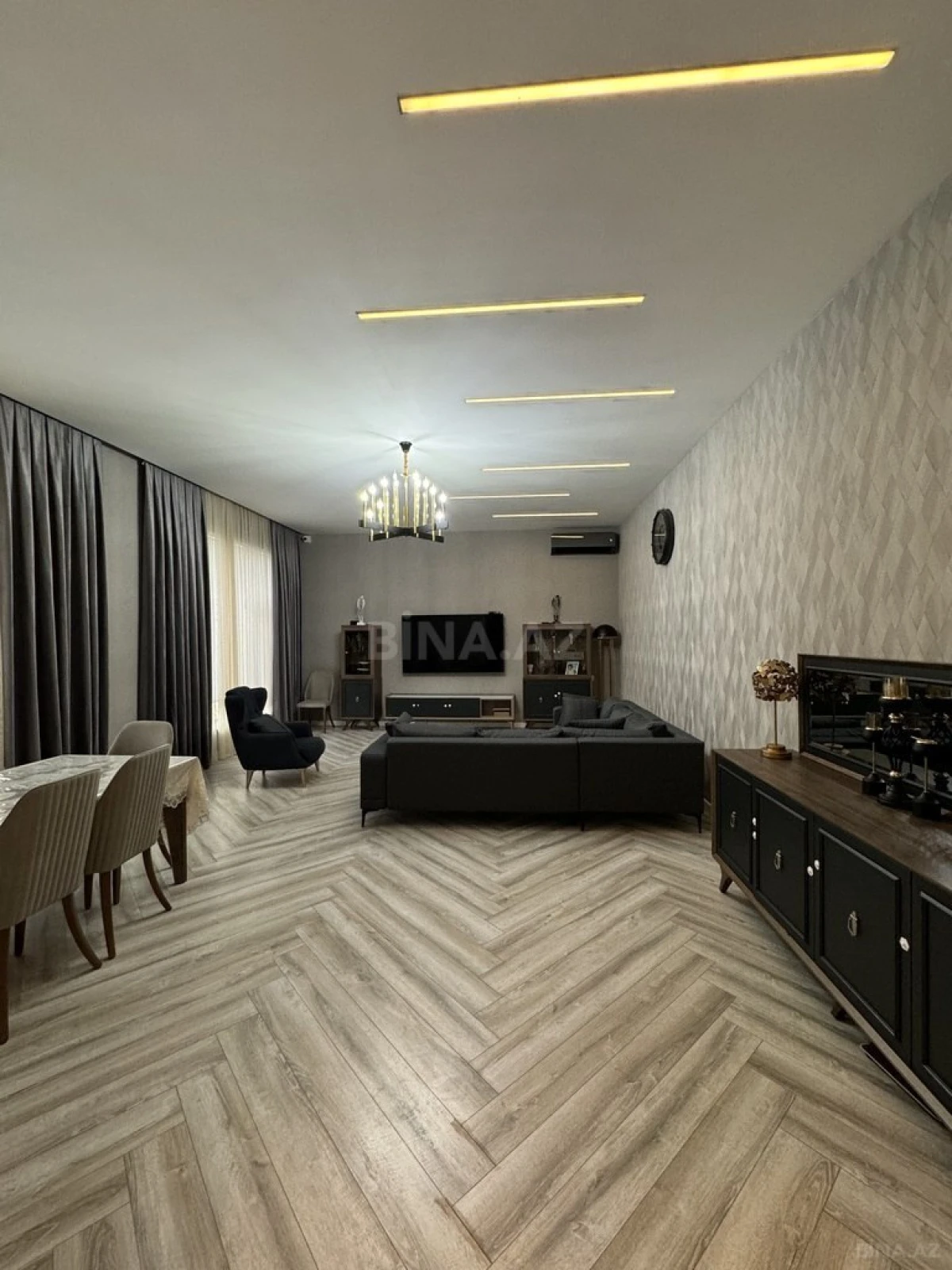 Satılır 5 otaqlı həyət evi 210 m²