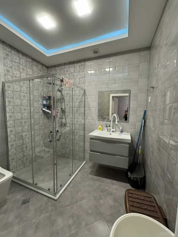 Satılır 5 otaqlı həyət evi 210 m²