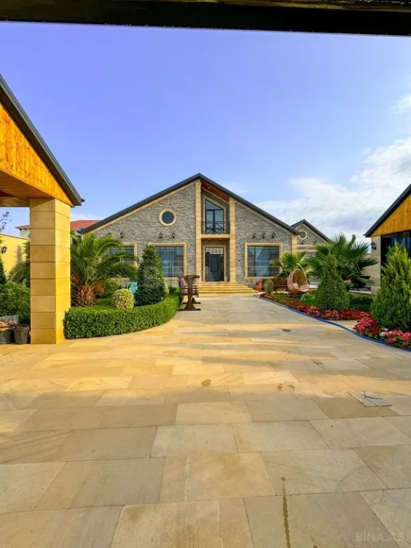 Satılır 5 otaqlı həyət evi 210 m²