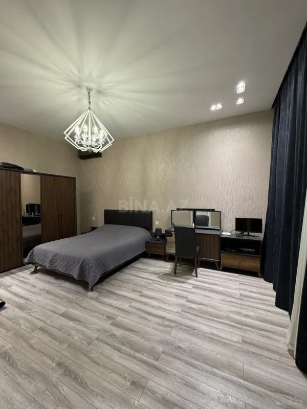 Satılır 5 otaqlı həyət evi 210 m²