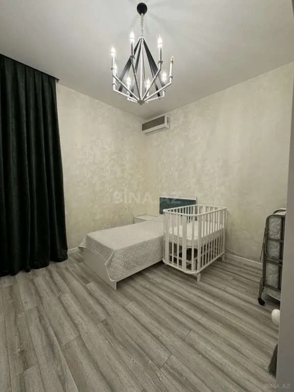 Satılır 5 otaqlı həyət evi 210 m²