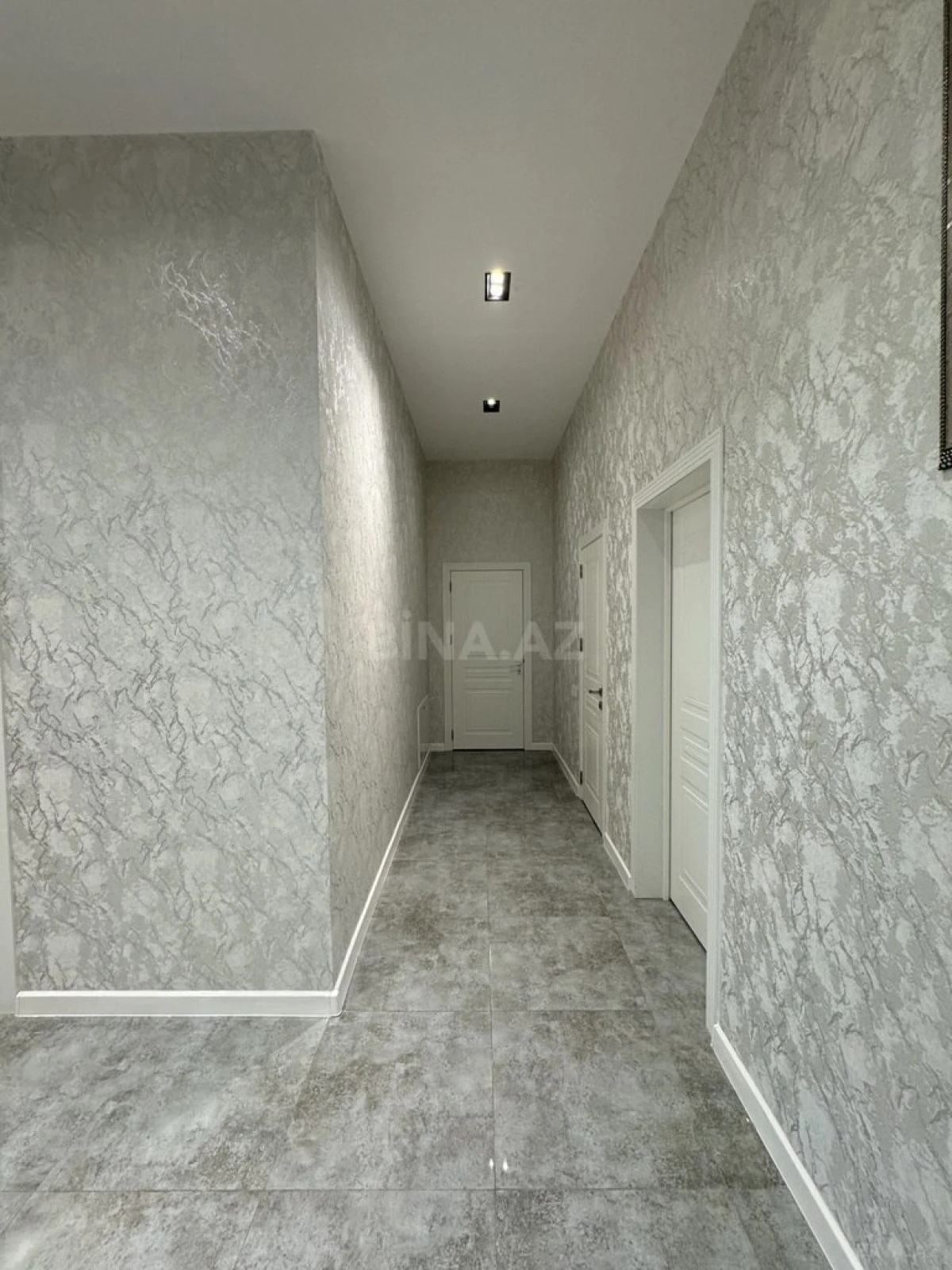 Satılır 5 otaqlı həyət evi 210 m²