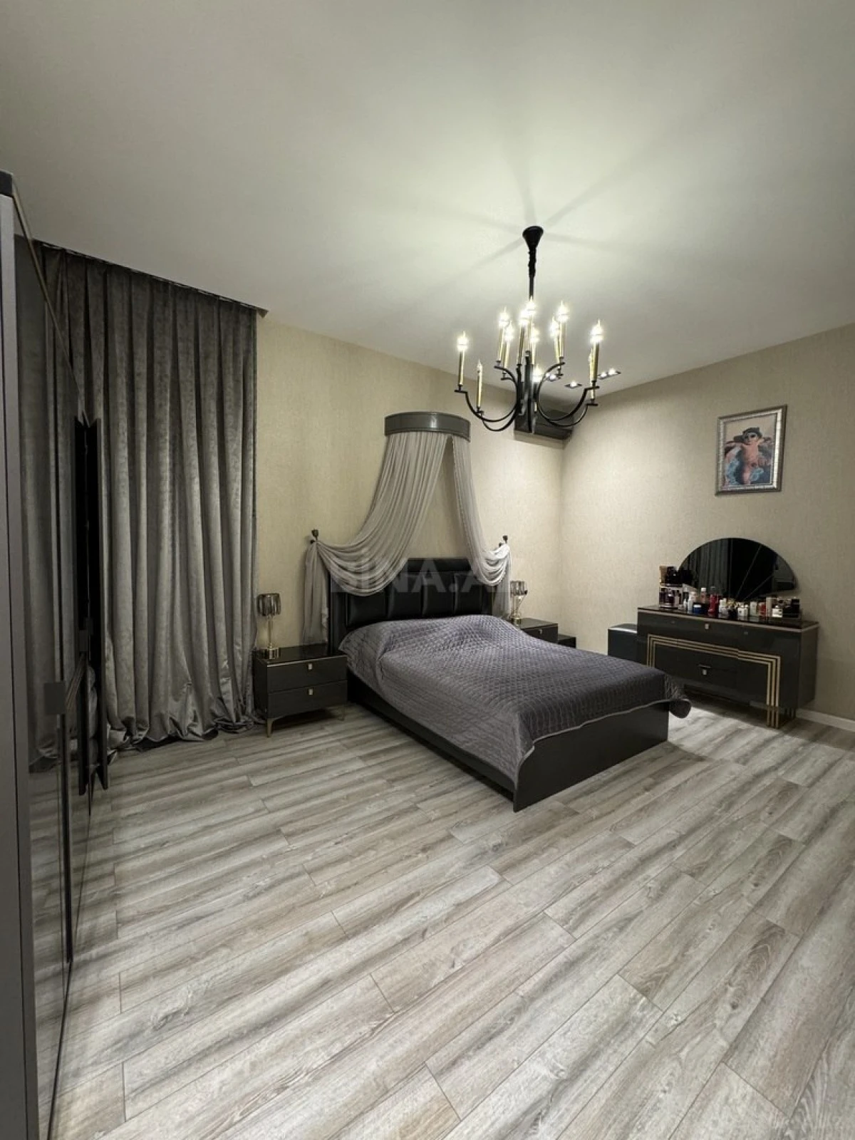 Satılır 5 otaqlı həyət evi 210 m²