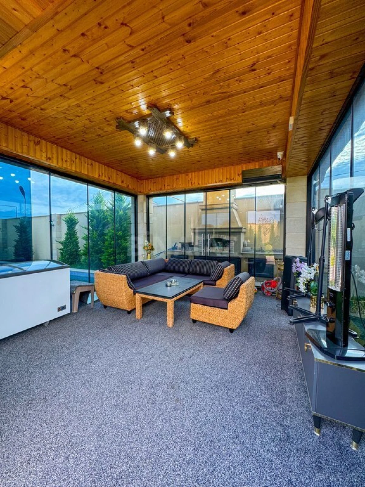 Satılır 5 otaqlı həyət evi 210 m²