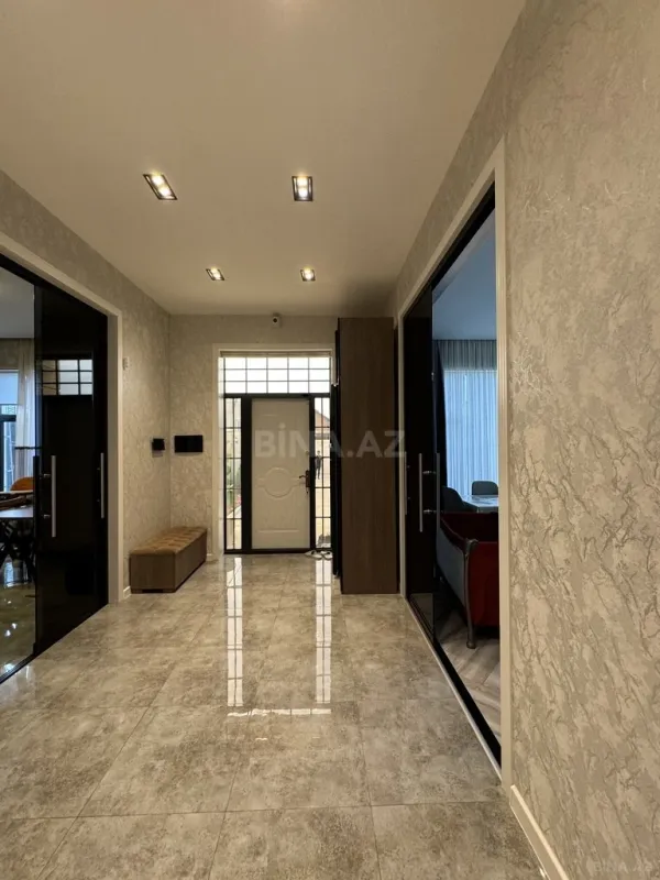 Satılır 5 otaqlı həyət evi 210 m²