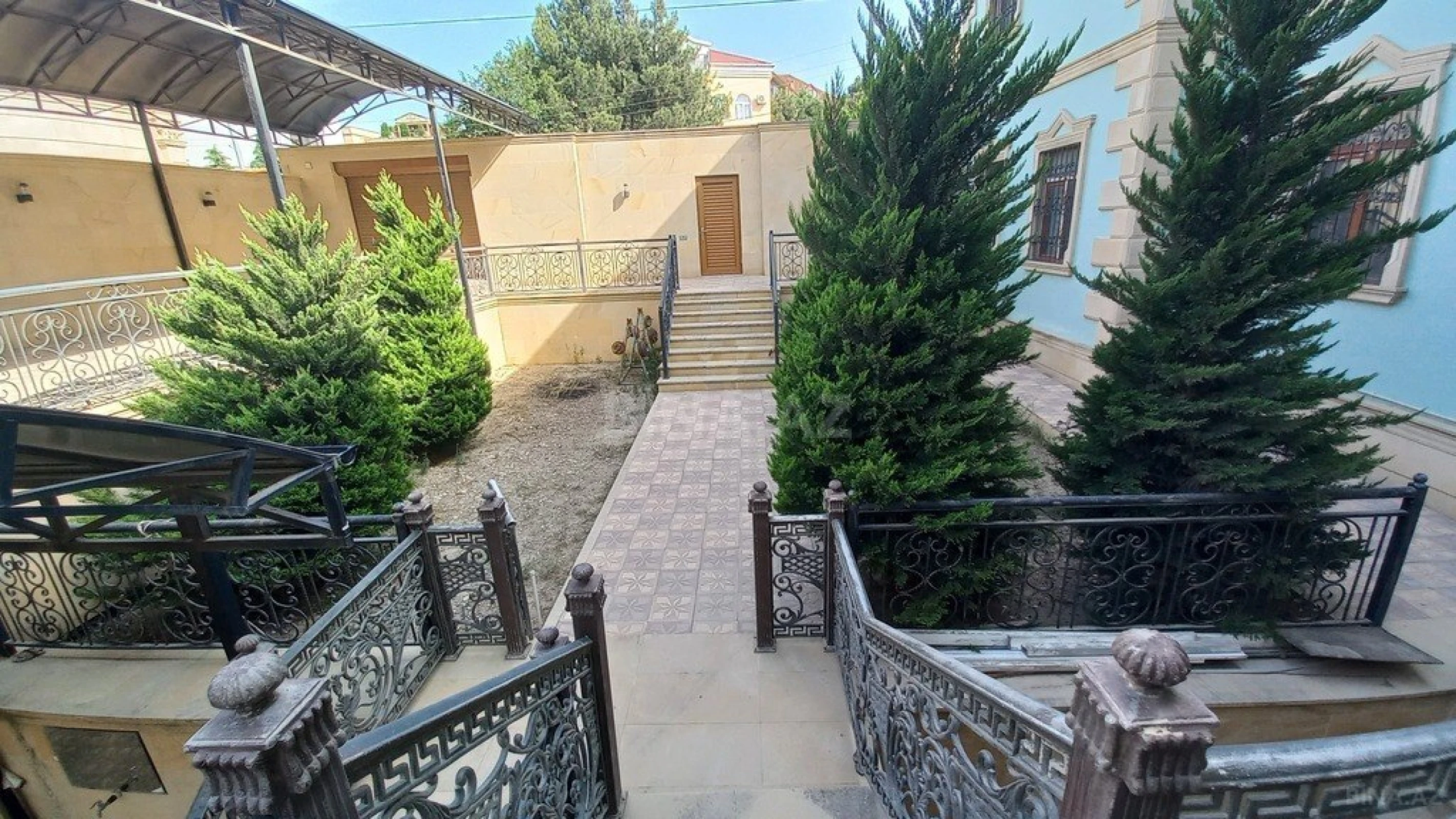 Kirayə verilir 12 otaqlı ofis 800 m²