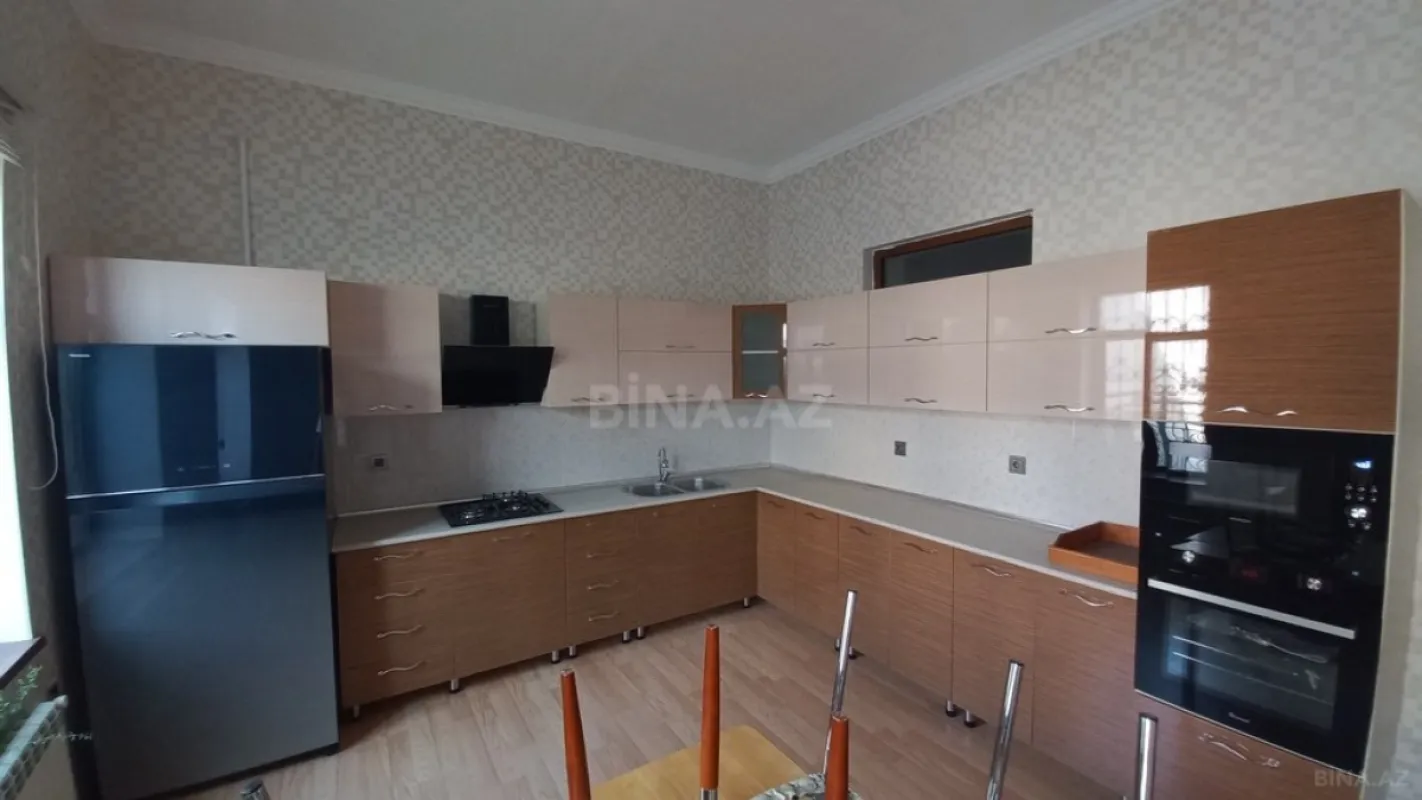 Kirayə verilir 12 otaqlı ofis 800 m²