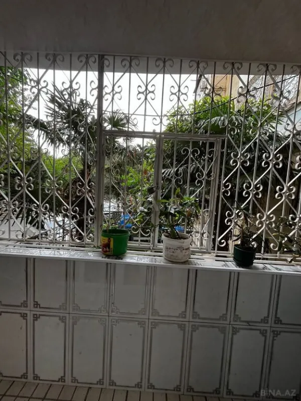 Satılır 4 otaqlı mənzil 110 m²