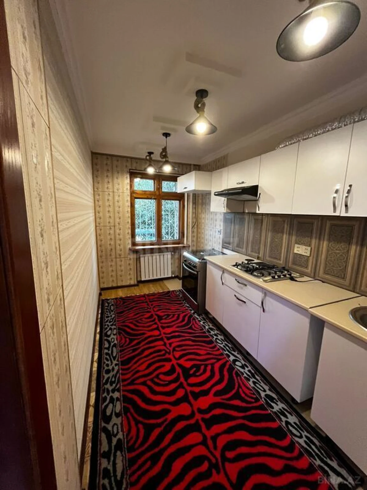 Satılır 4 otaqlı mənzil 110 m²