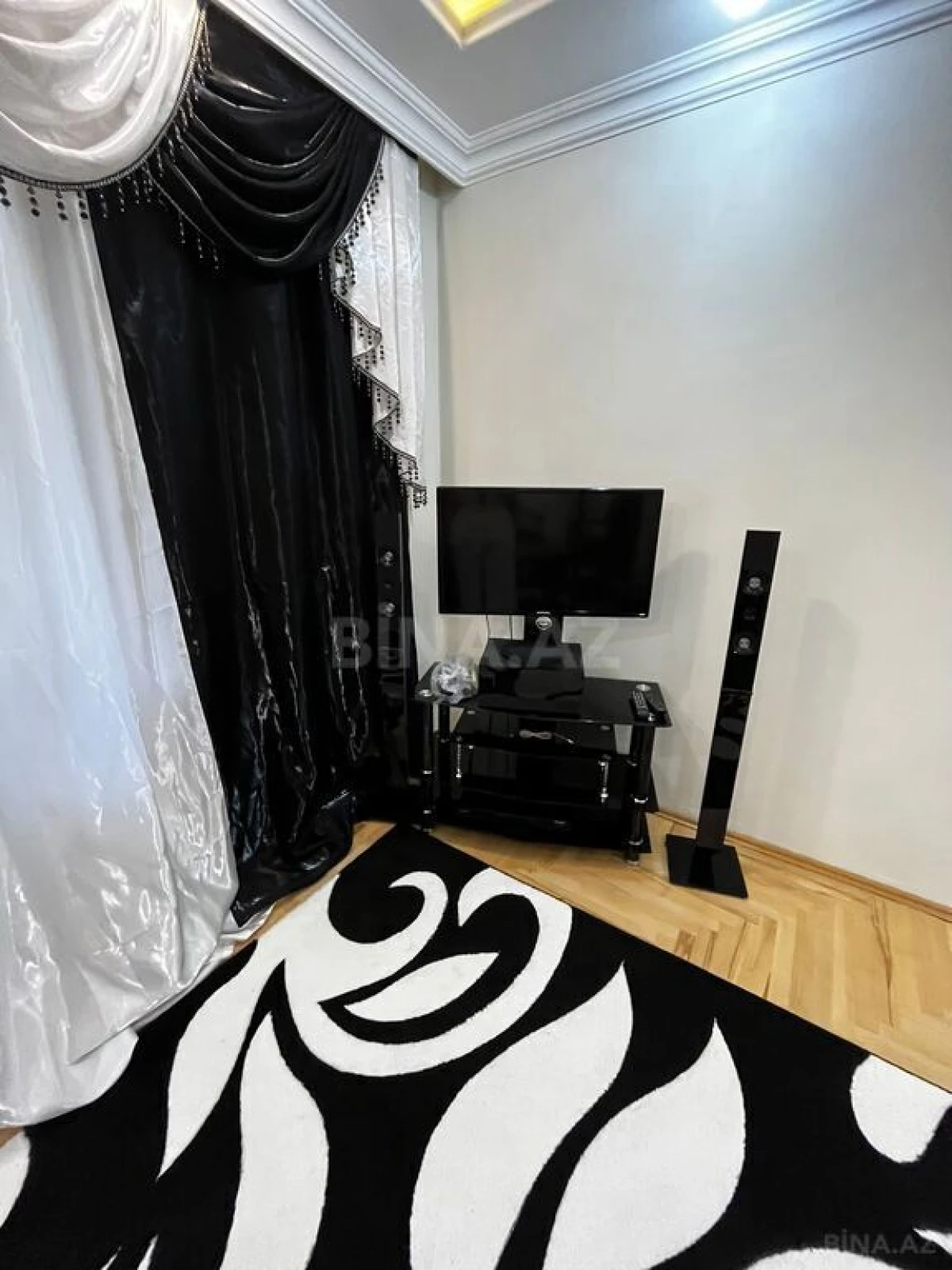 Satılır 4 otaqlı mənzil 110 m²