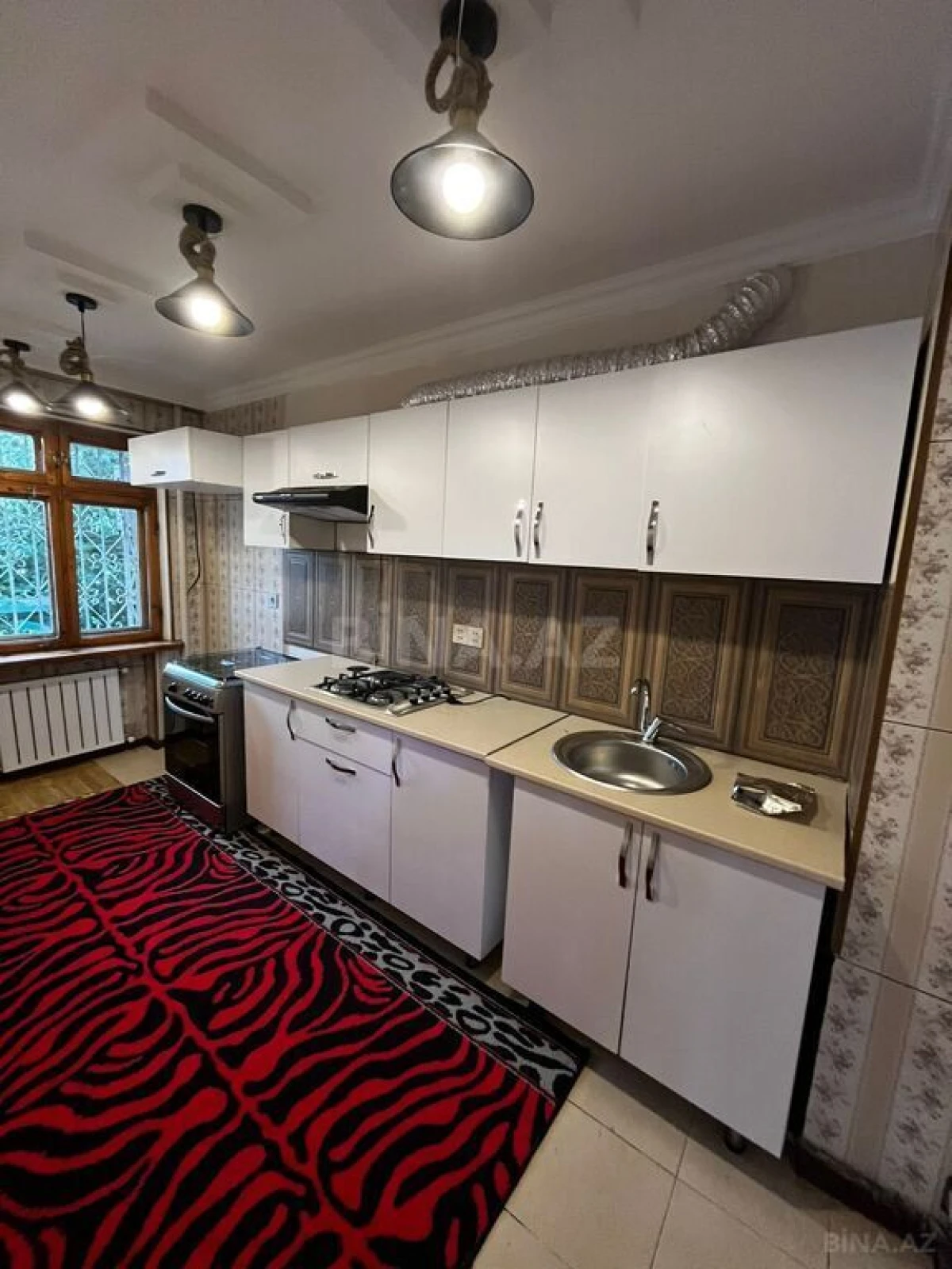 Satılır 4 otaqlı mənzil 110 m²